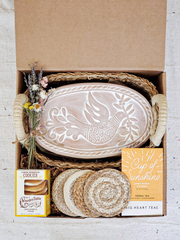Bread Warmer Gift Box With Tea And Cookies - Bird Oval