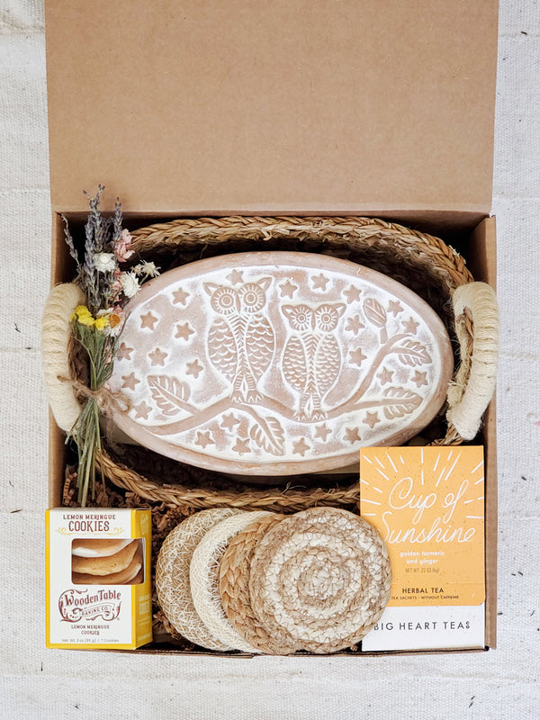 Bread Warmer Gift Box With Tea And Cookies - Owl Oval