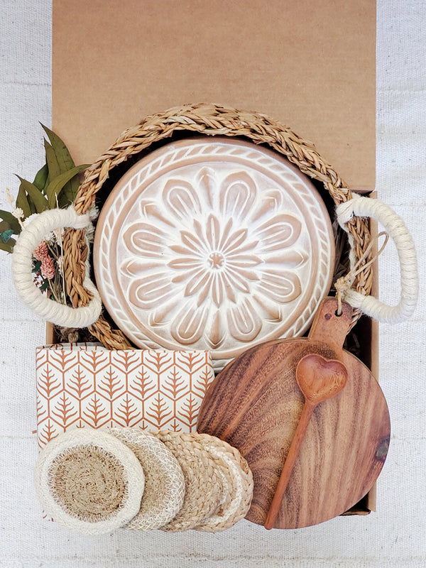 Bread Warmer Gift Box With Round Wooden Board and Spoon - Round