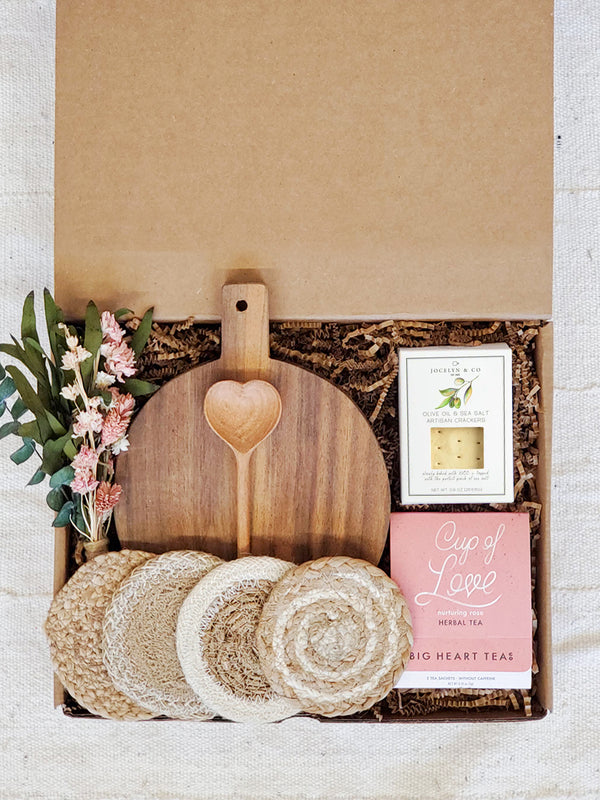 Gift Box With Wood board, Wood Spoon, Tea And Cookies - Round