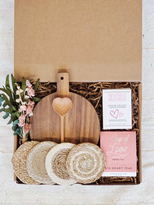 Love Gift Box With Wood board, Wood Spoon, Tea And Cookies - Round
