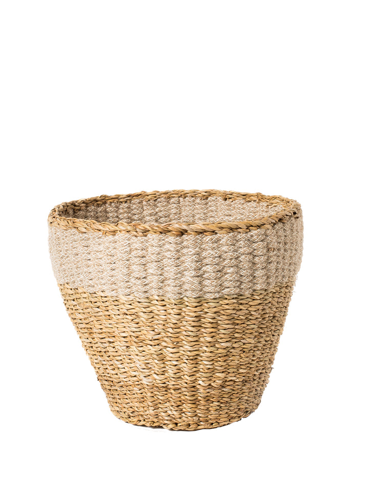 Savar large planter - Sturdy planter handwoven from natural seagrass and soft jute yarn.
