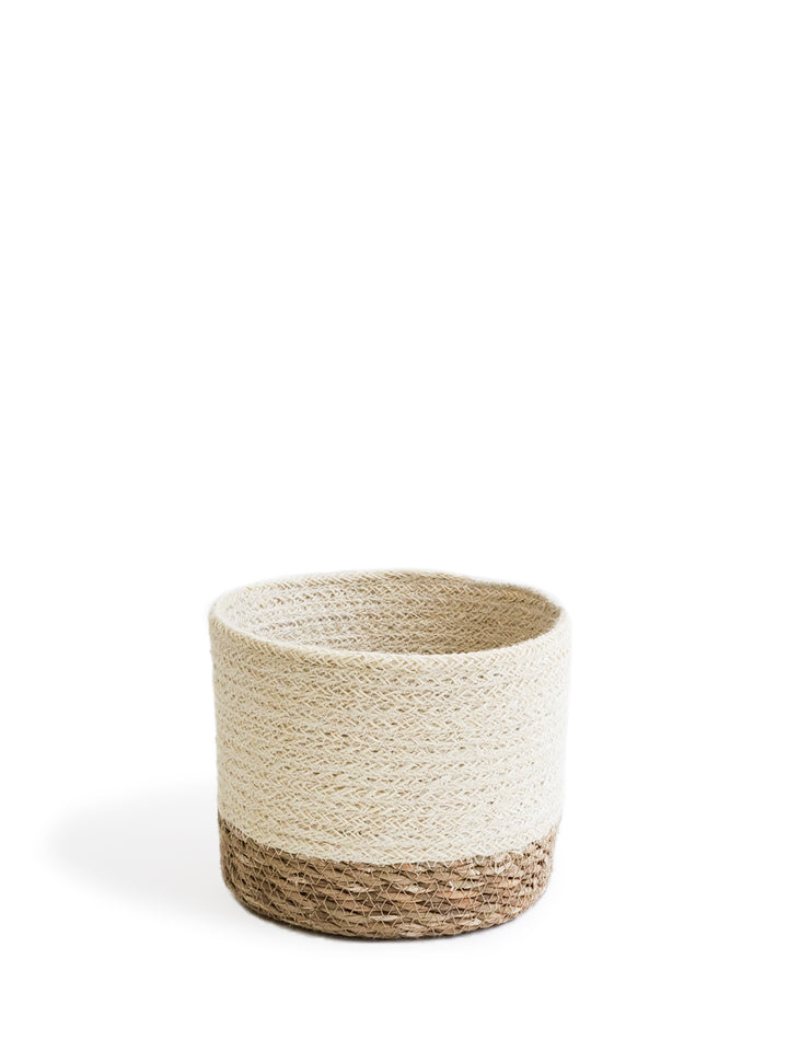 Each bin is beautifully and sustainably made using natural seagrass and jute.