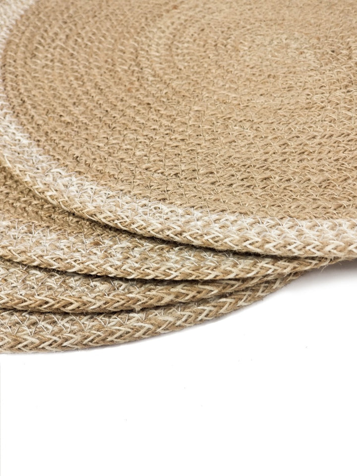 Round shape placemats made with 100% natural Jute