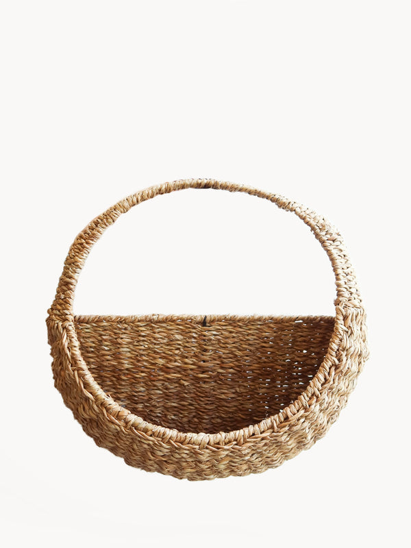 Savar pot planter is made of 100% natural fiber - seagrass. Every knot is handwoven by fair trade artisans